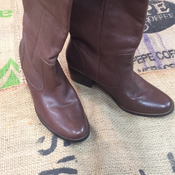 Knee high brown small heel boot - Picture 3 of 5